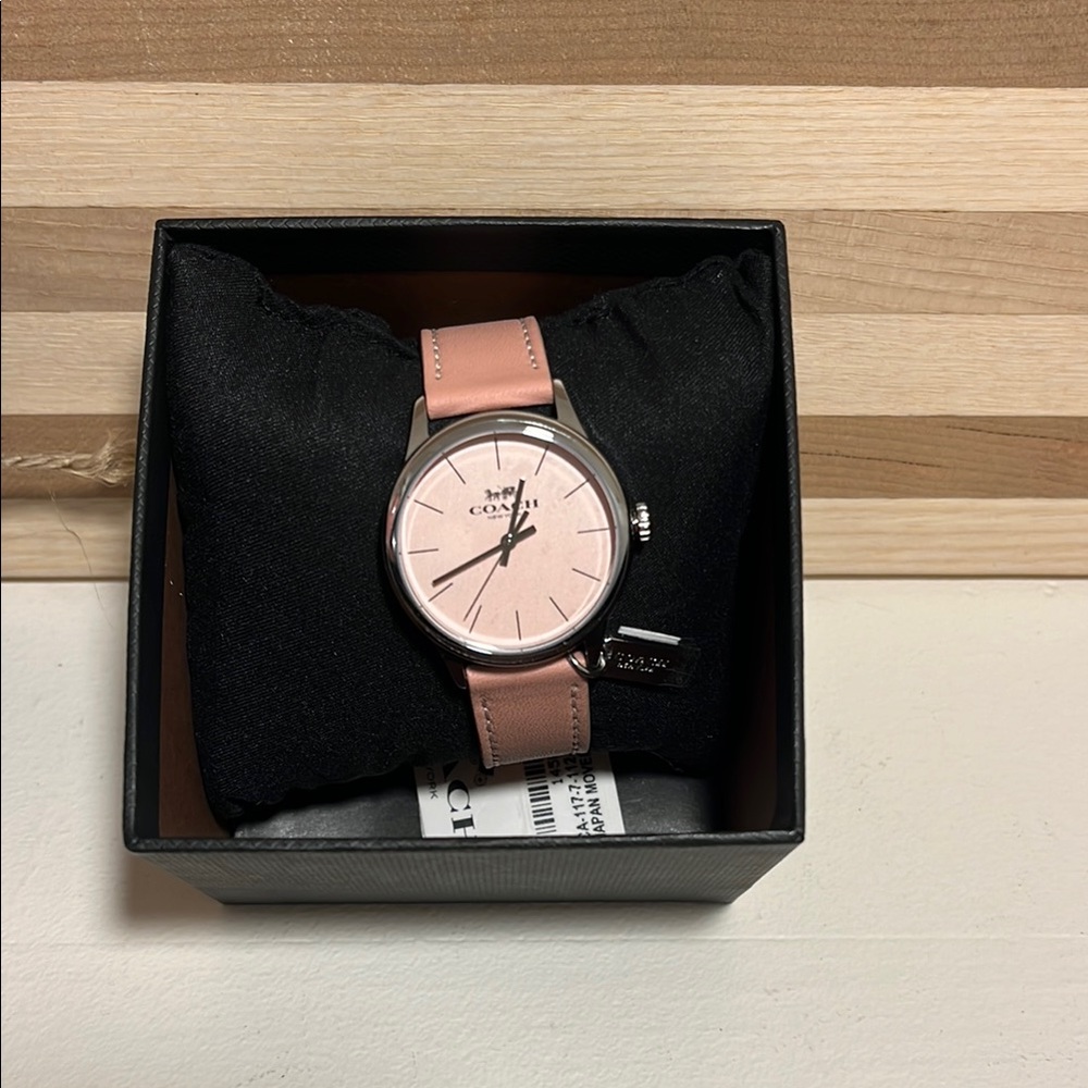 🆕 Coach Ruby style W1549 Blush Pink Leather Strap Watch